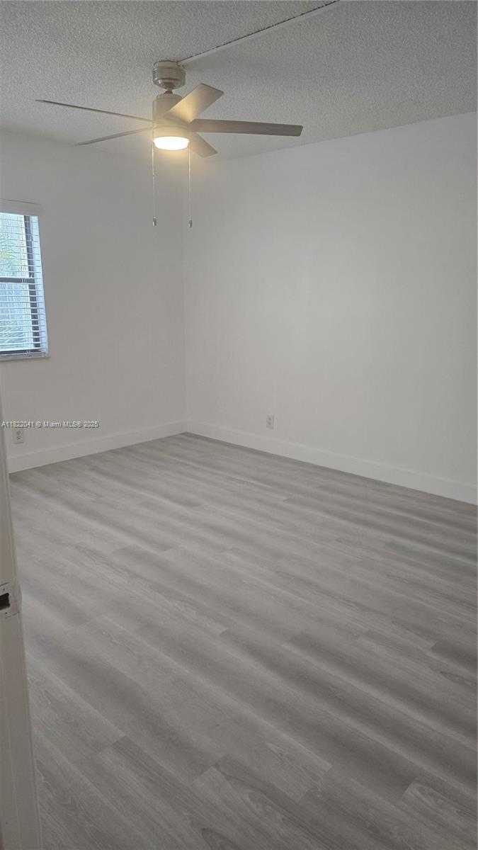 Small Image of 200 LAKEVIEW DR #208, Weston Number 23