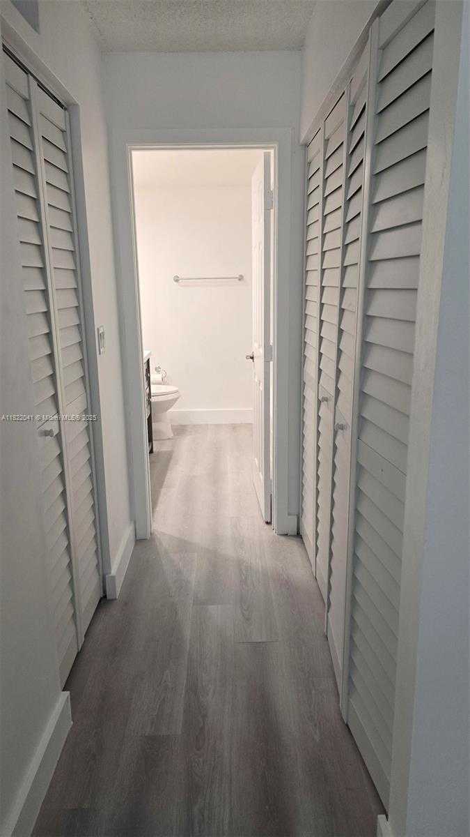 Small Image of 200 LAKEVIEW DR #208, Weston Number 30