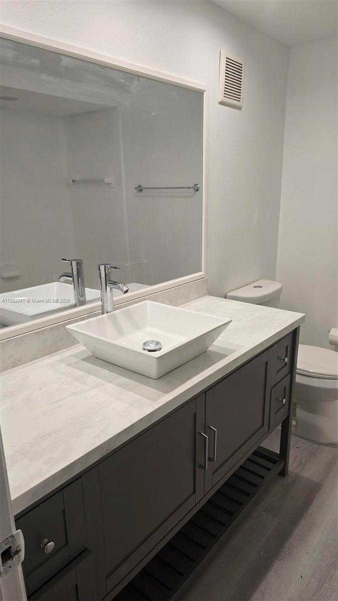 Small Image of 200 LAKEVIEW DR #208, Weston Number 31