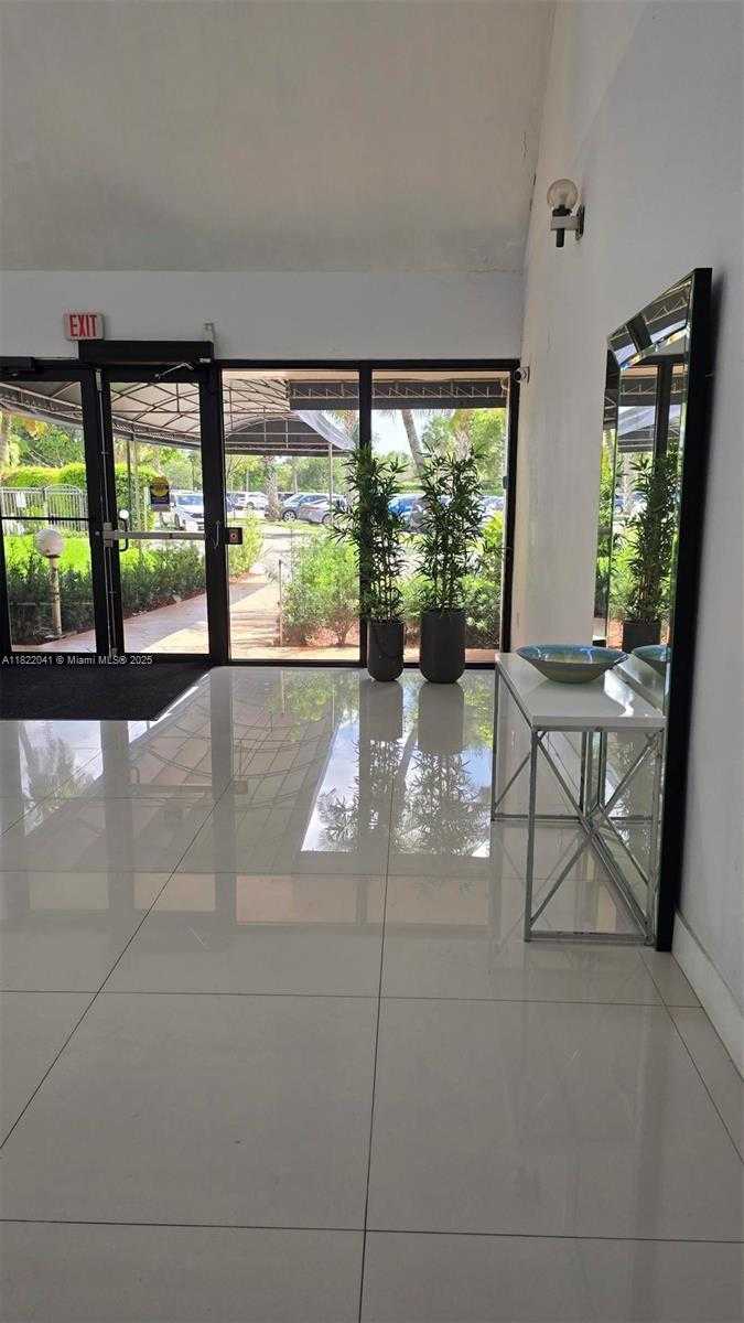 Small Image of 200 LAKEVIEW DR #208, Weston Number 7