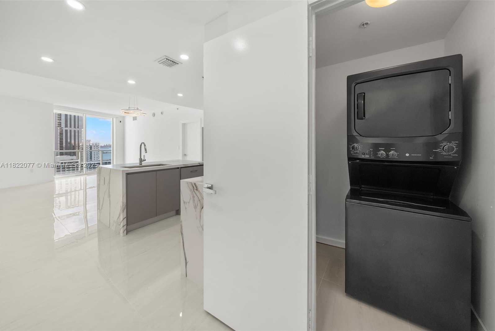 Small Image of 1900 NORTH BAYSHORE DR #2104, Miami Number 23