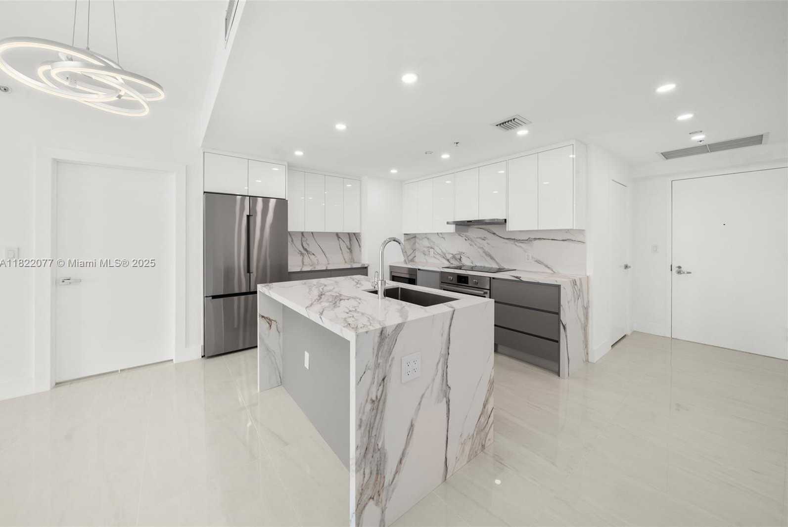 Small Image of 1900 NORTH BAYSHORE DR #2104, Miami Number 4