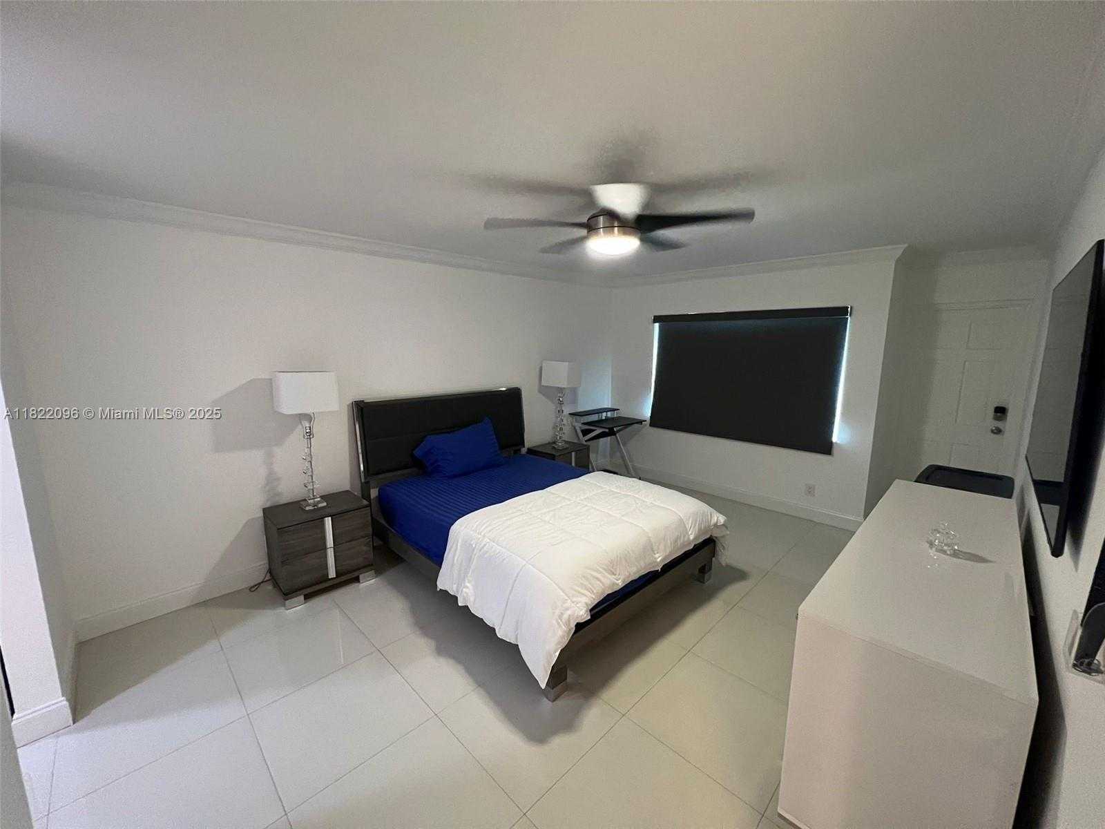 Small Image of 100 LAKEVIEW DR #118, Weston Number 12