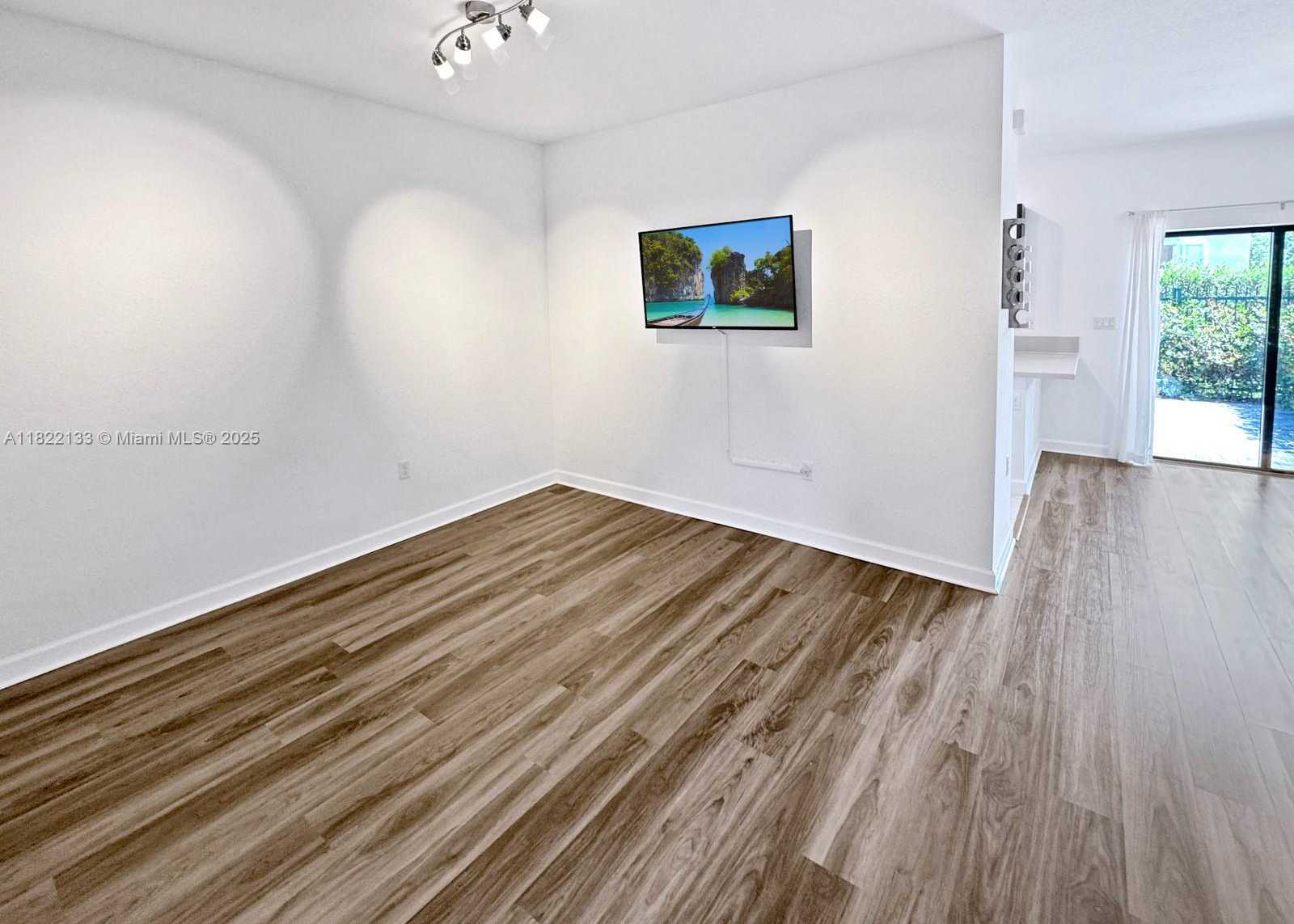 Small Image of 6011 WEST PASO FINO PL, Davie Number 12
