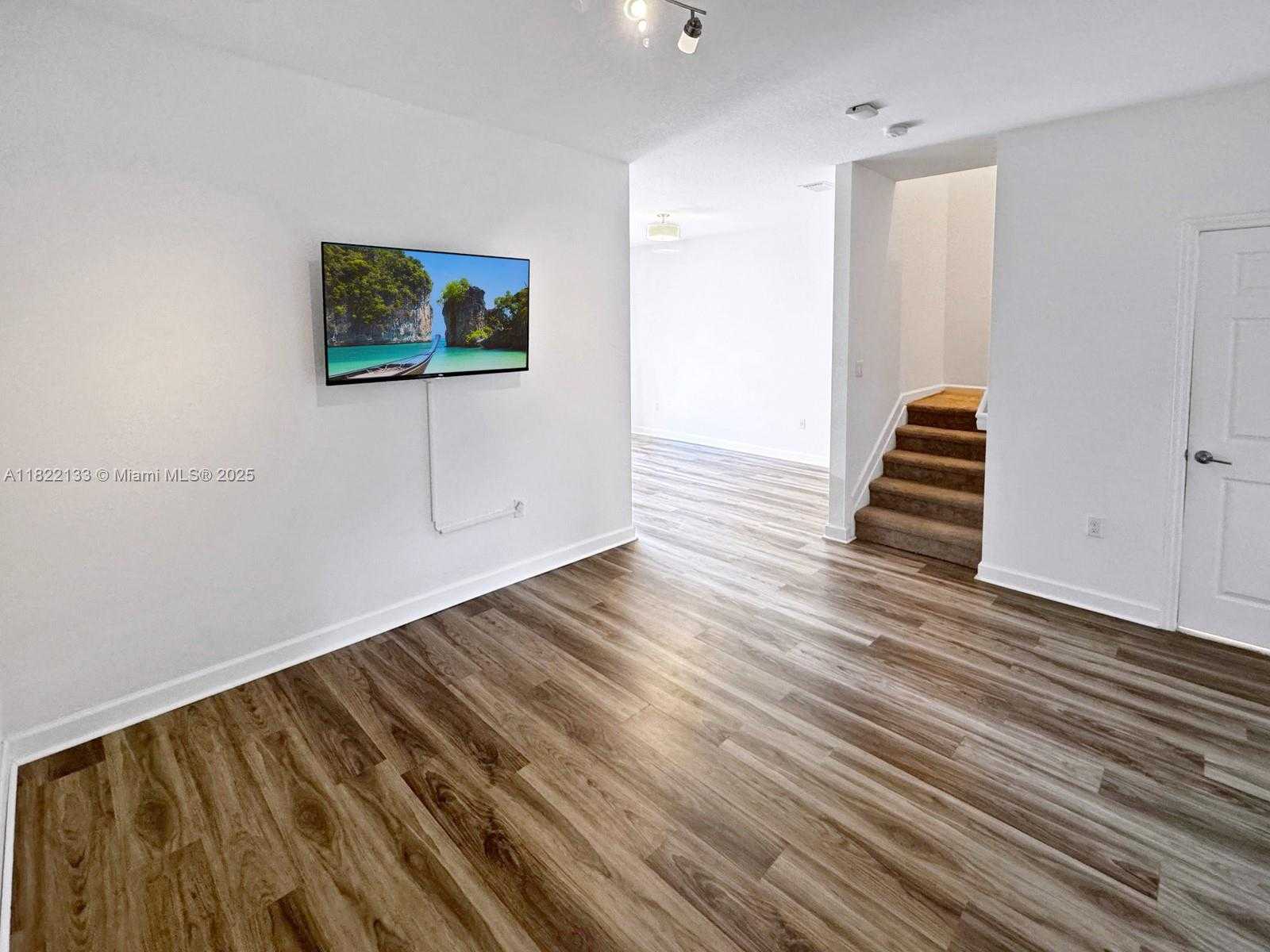 Small Image of 6011 WEST PASO FINO PL, Davie Number 14