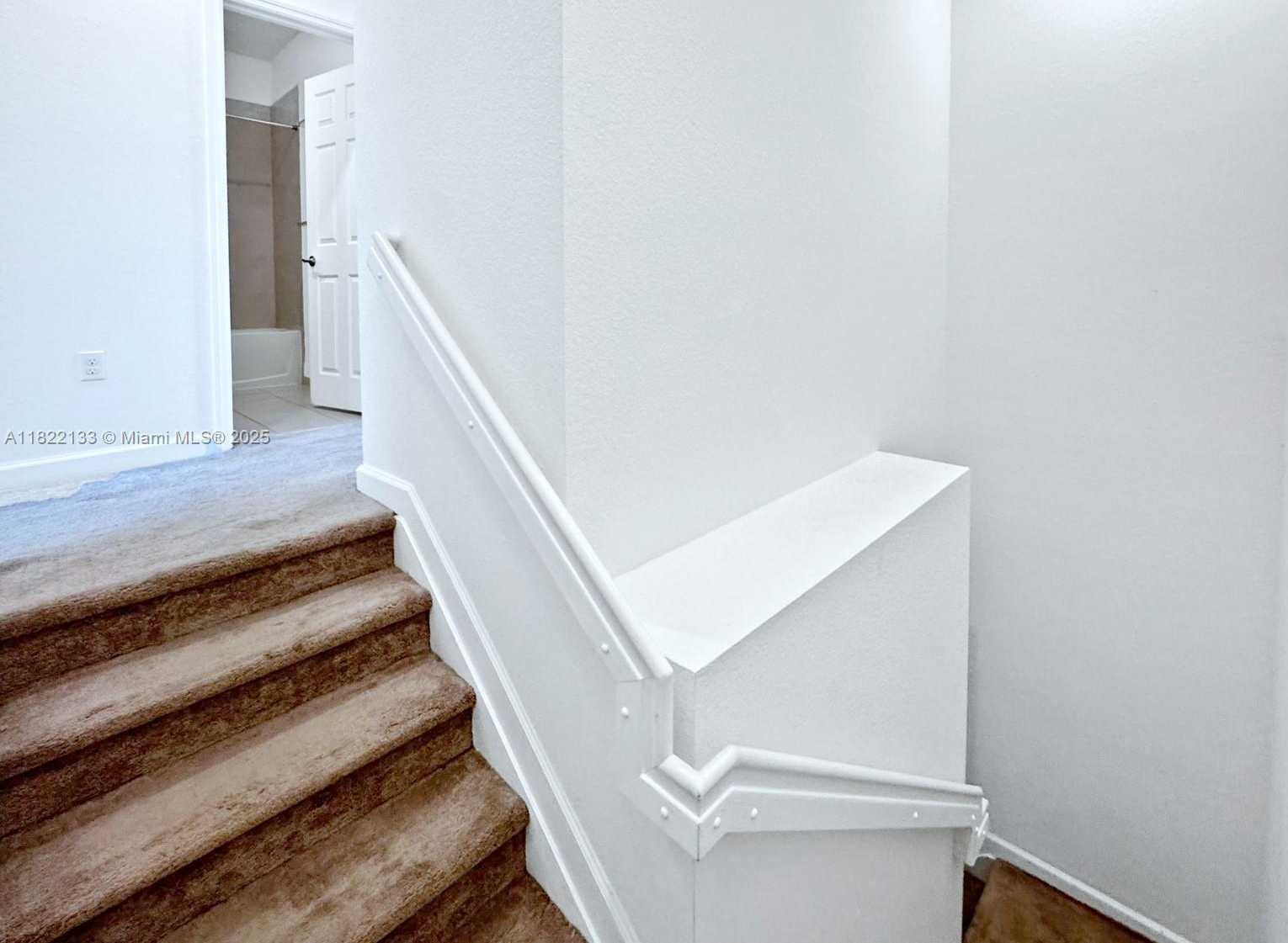 Small Image of 6011 WEST PASO FINO PL, Davie Number 15