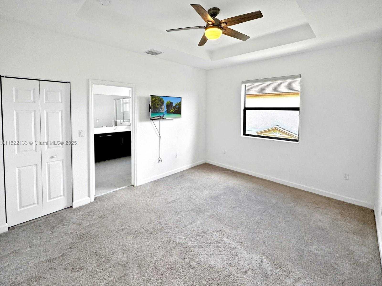 Small Image of 6011 WEST PASO FINO PL, Davie Number 21