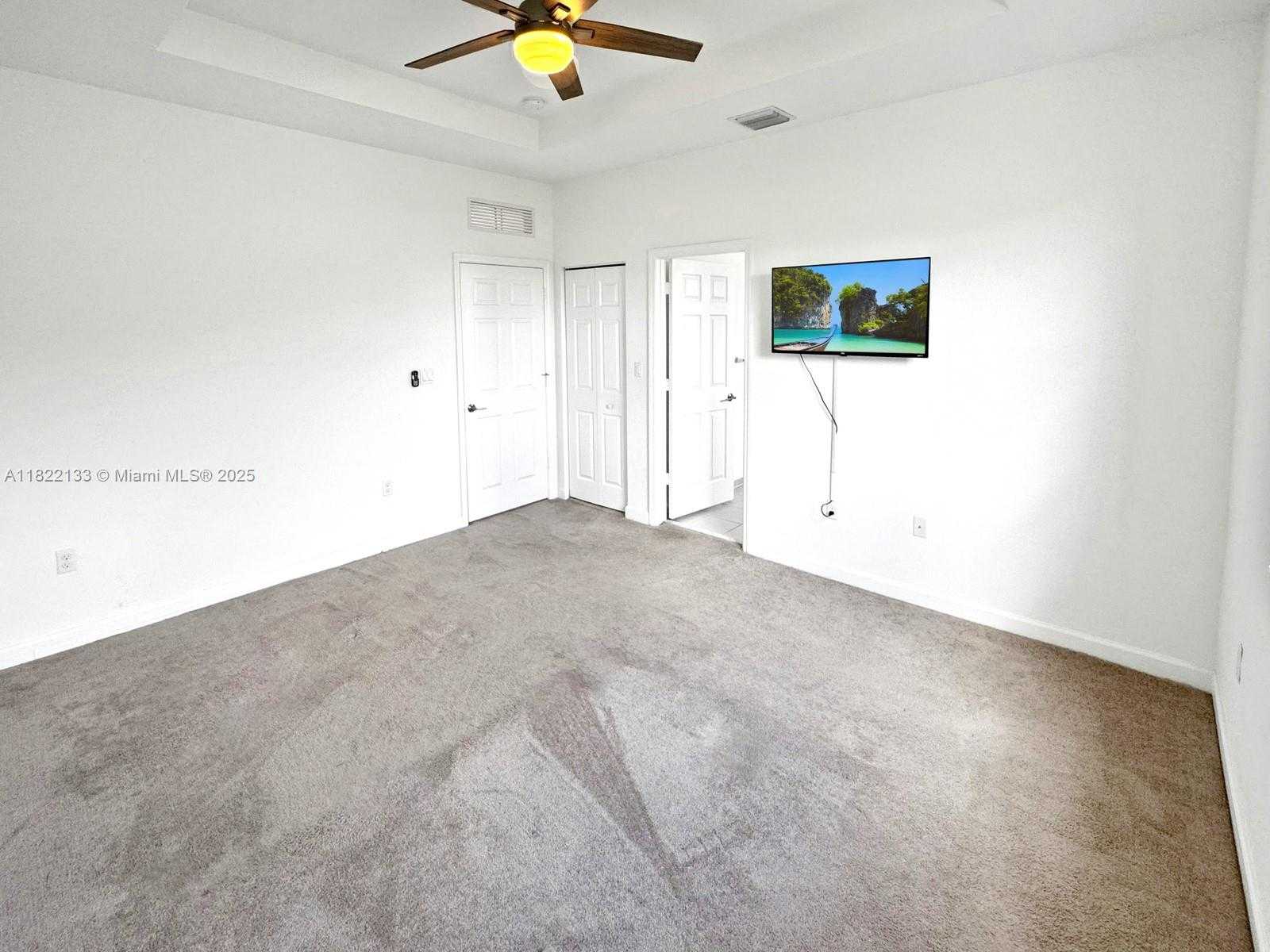 Small Image of 6011 WEST PASO FINO PL, Davie Number 22