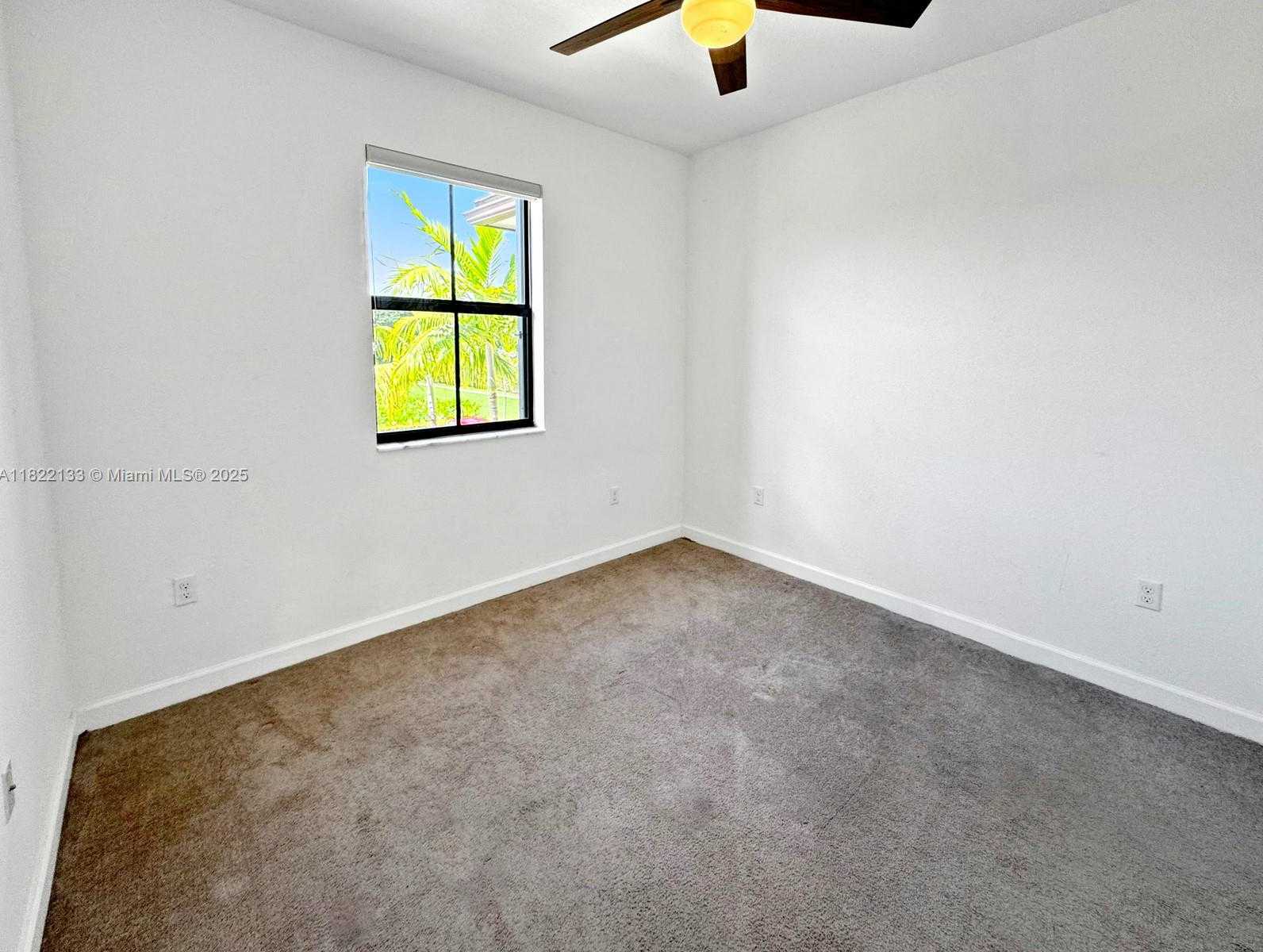 Small Image of 6011 WEST PASO FINO PL, Davie Number 30