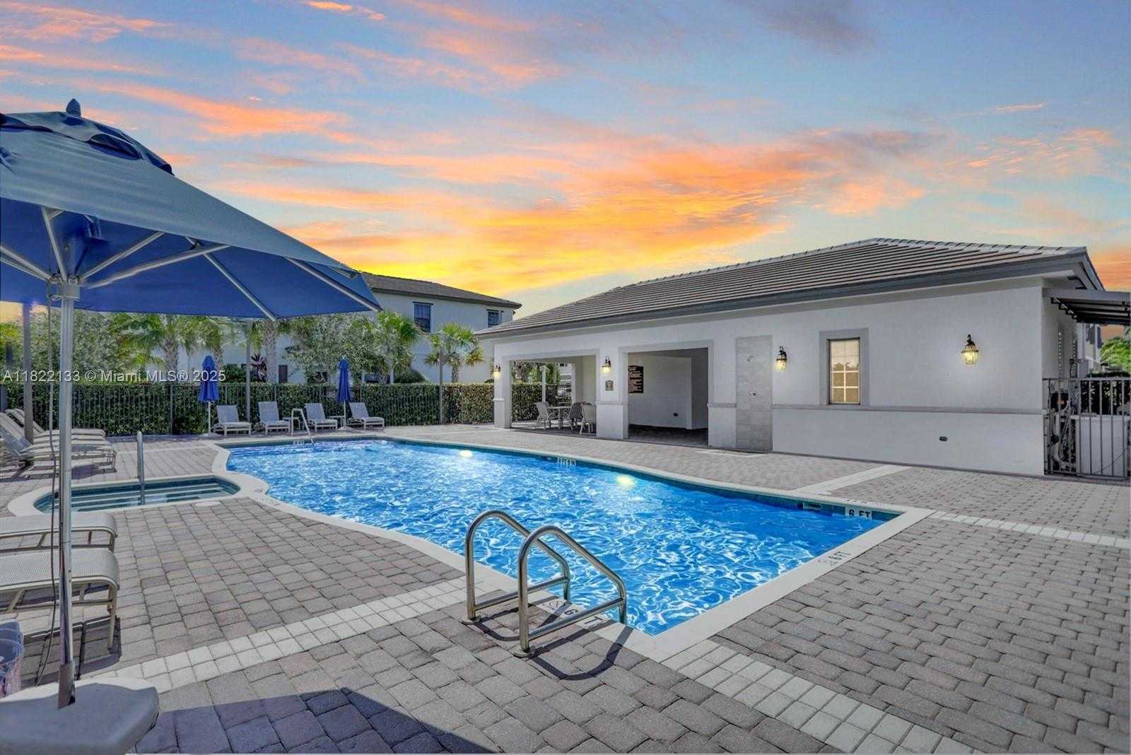Small Image of 6011 WEST PASO FINO PL, Davie Number 37
