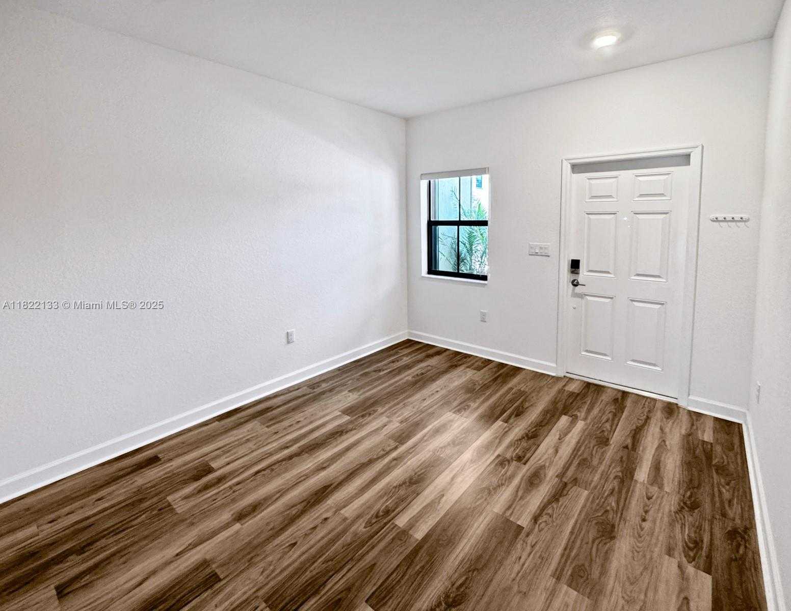 Small Image of 6011 WEST PASO FINO PL, Davie Number 4