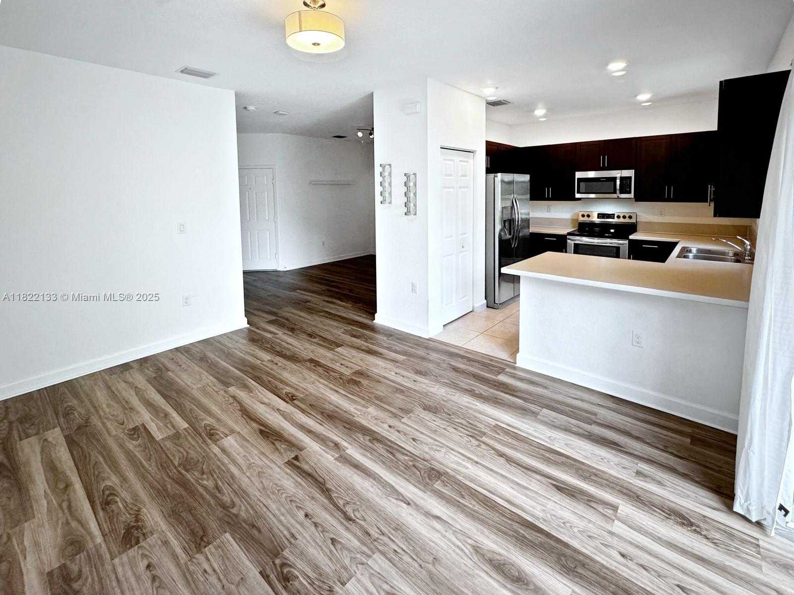 Small Image of 6011 WEST PASO FINO PL, Davie Number 5