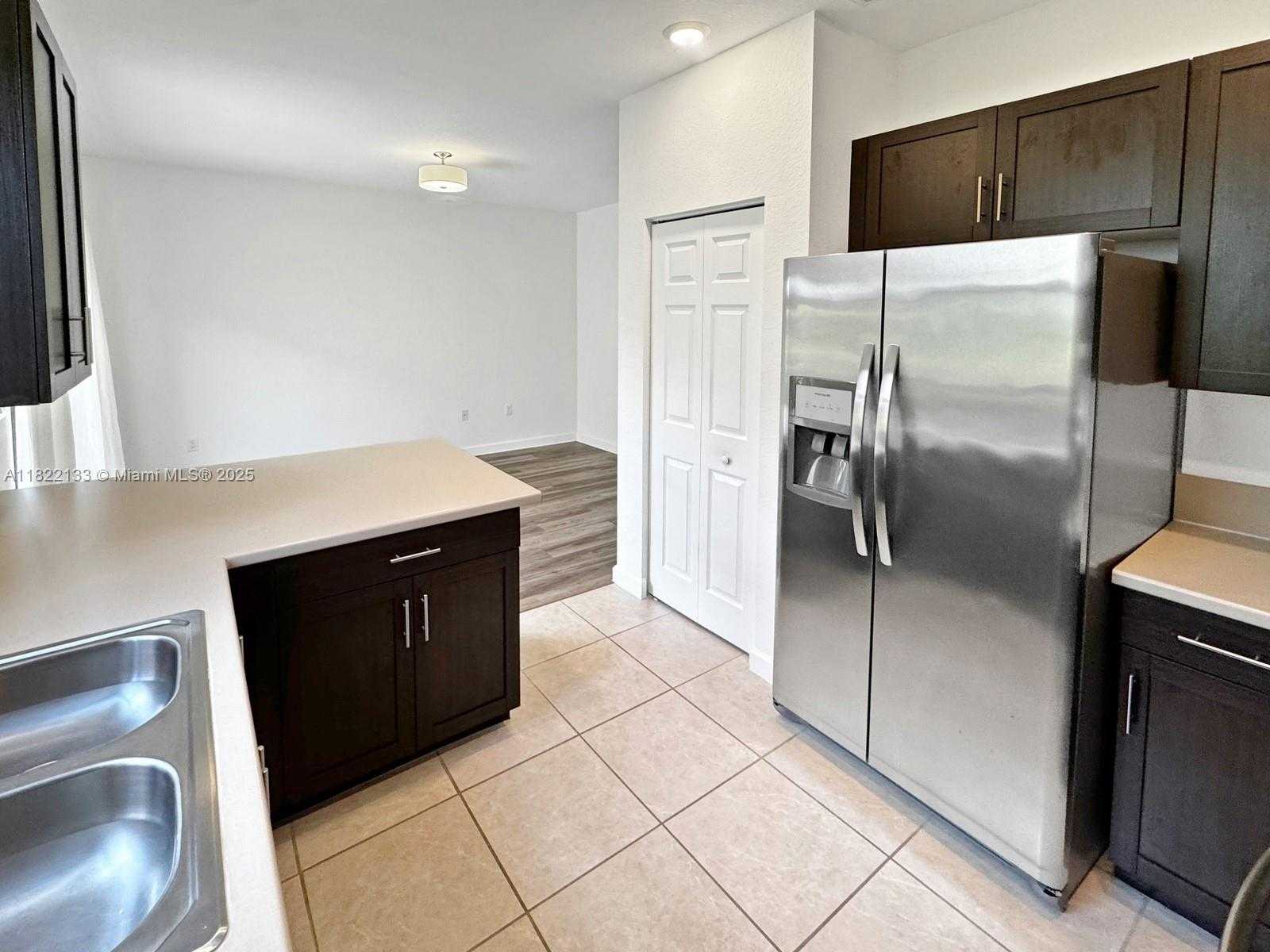 Small Image of 6011 WEST PASO FINO PL, Davie Number 8
