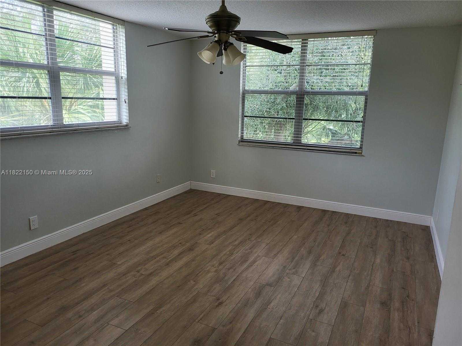 Small Image of 3150 WEST ROLLING HILLS CIR #310, Davie Number 10