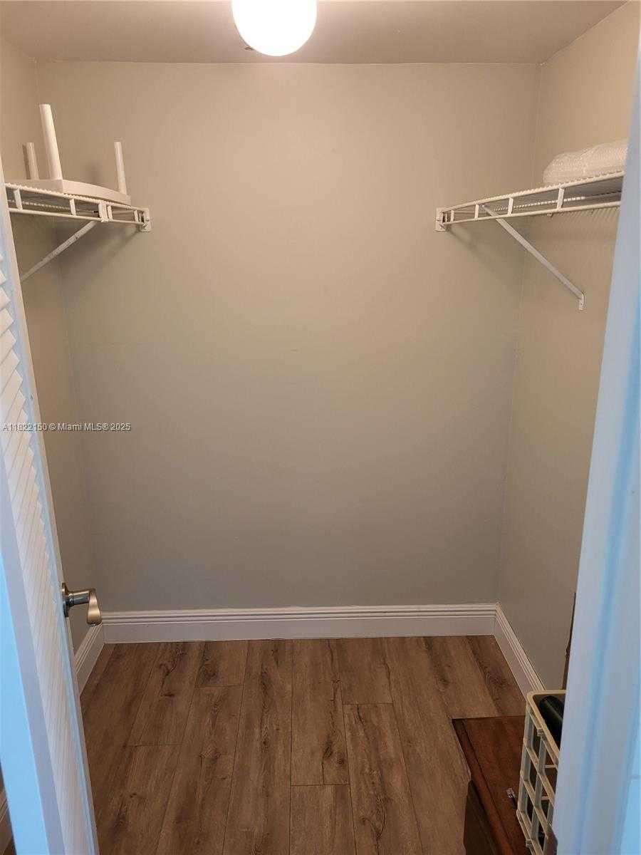 Small Image of 3150 WEST ROLLING HILLS CIR #310, Davie Number 13