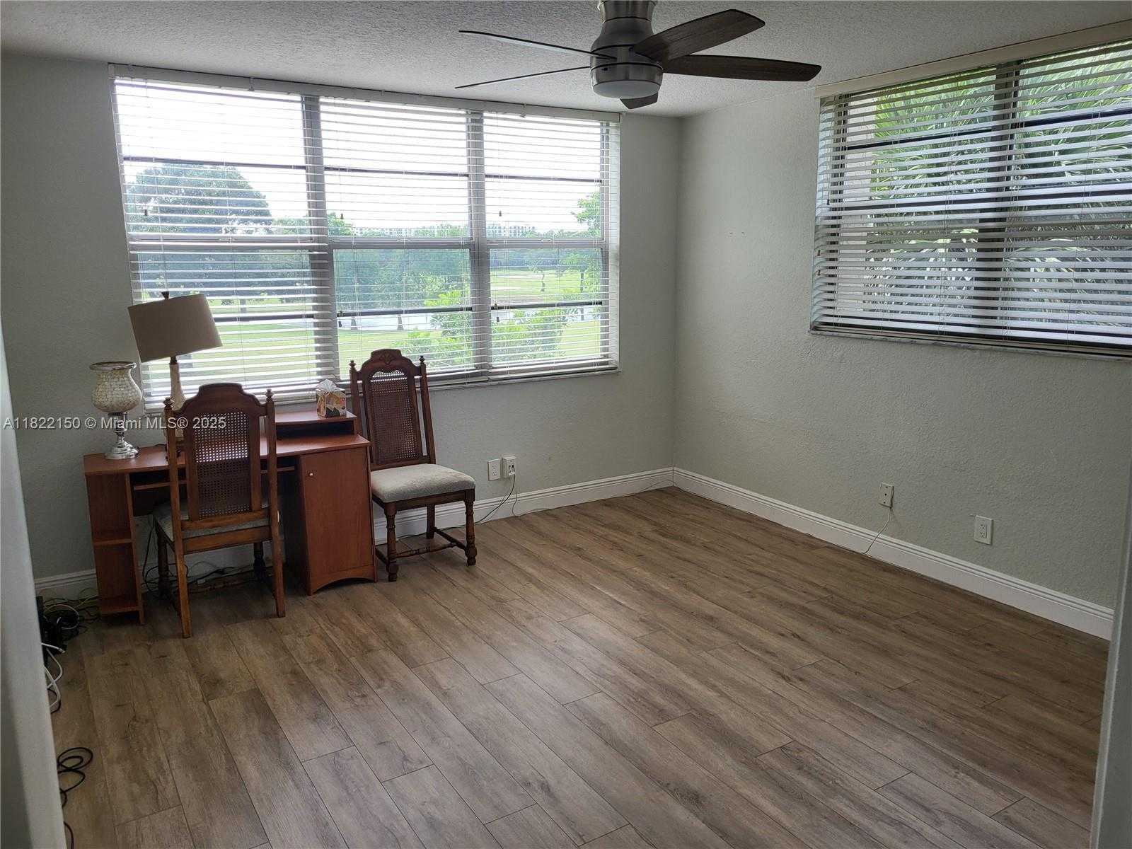 Small Image of 3150 WEST ROLLING HILLS CIR #310, Davie Number 15