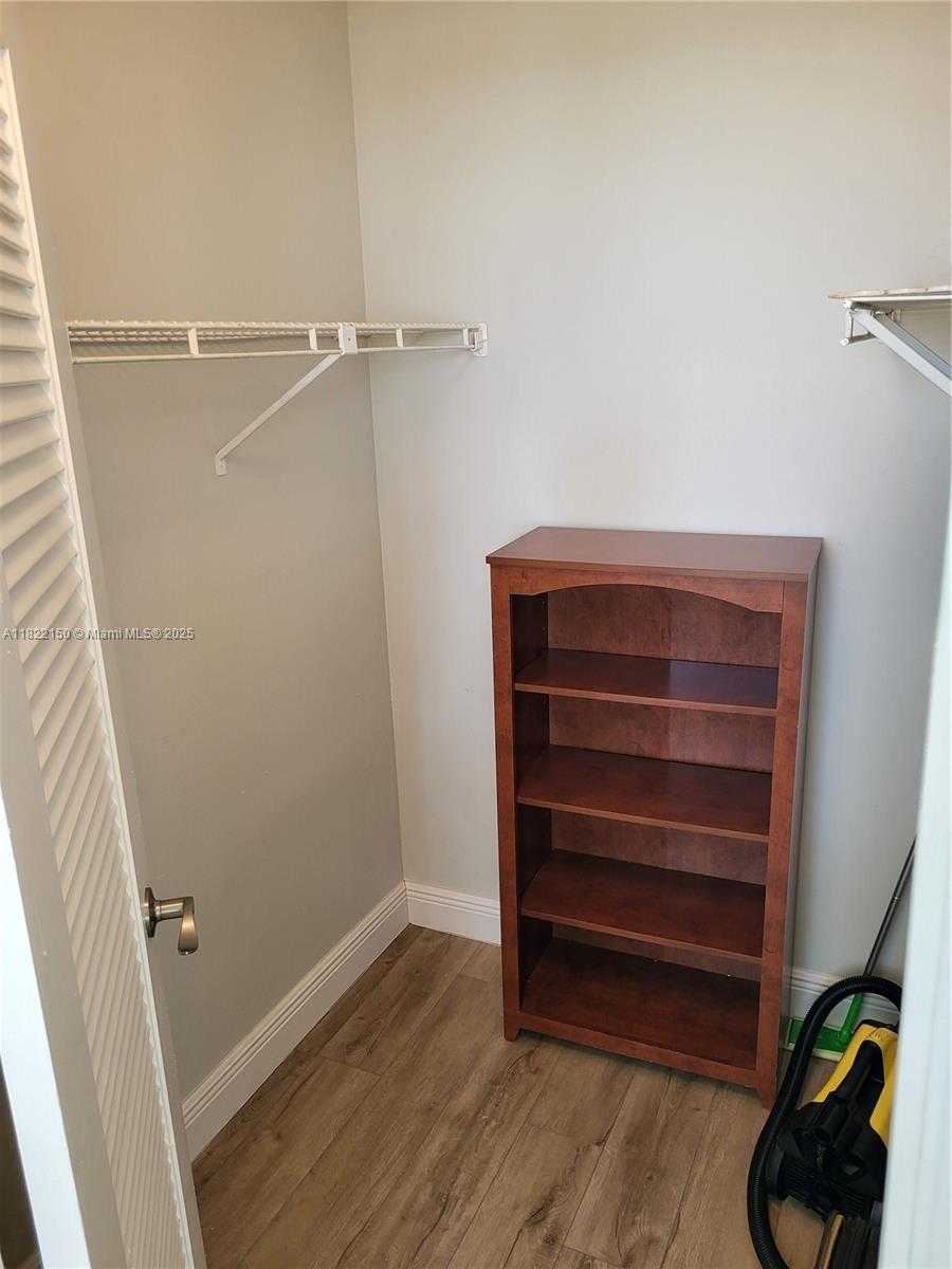 Small Image of 3150 WEST ROLLING HILLS CIR #310, Davie Number 16