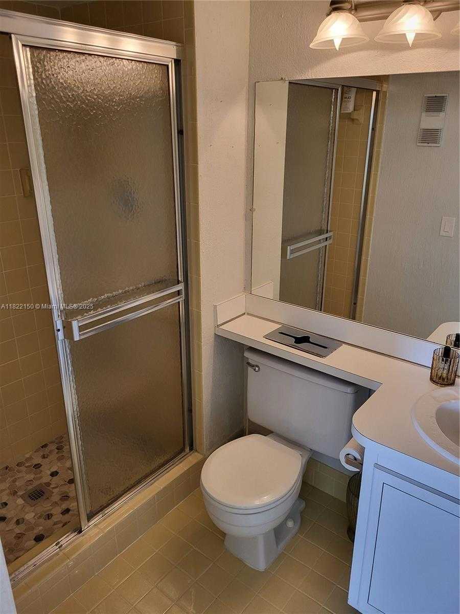 Small Image of 3150 WEST ROLLING HILLS CIR #310, Davie Number 17