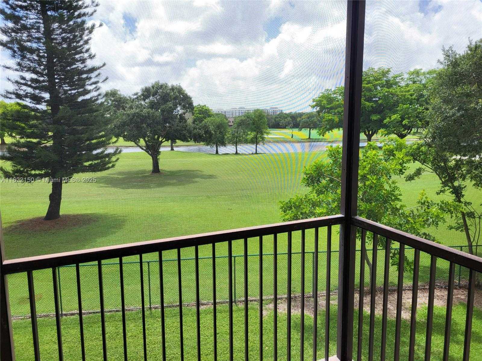 Small Image of 3150 WEST ROLLING HILLS CIR #310, Davie Number 18