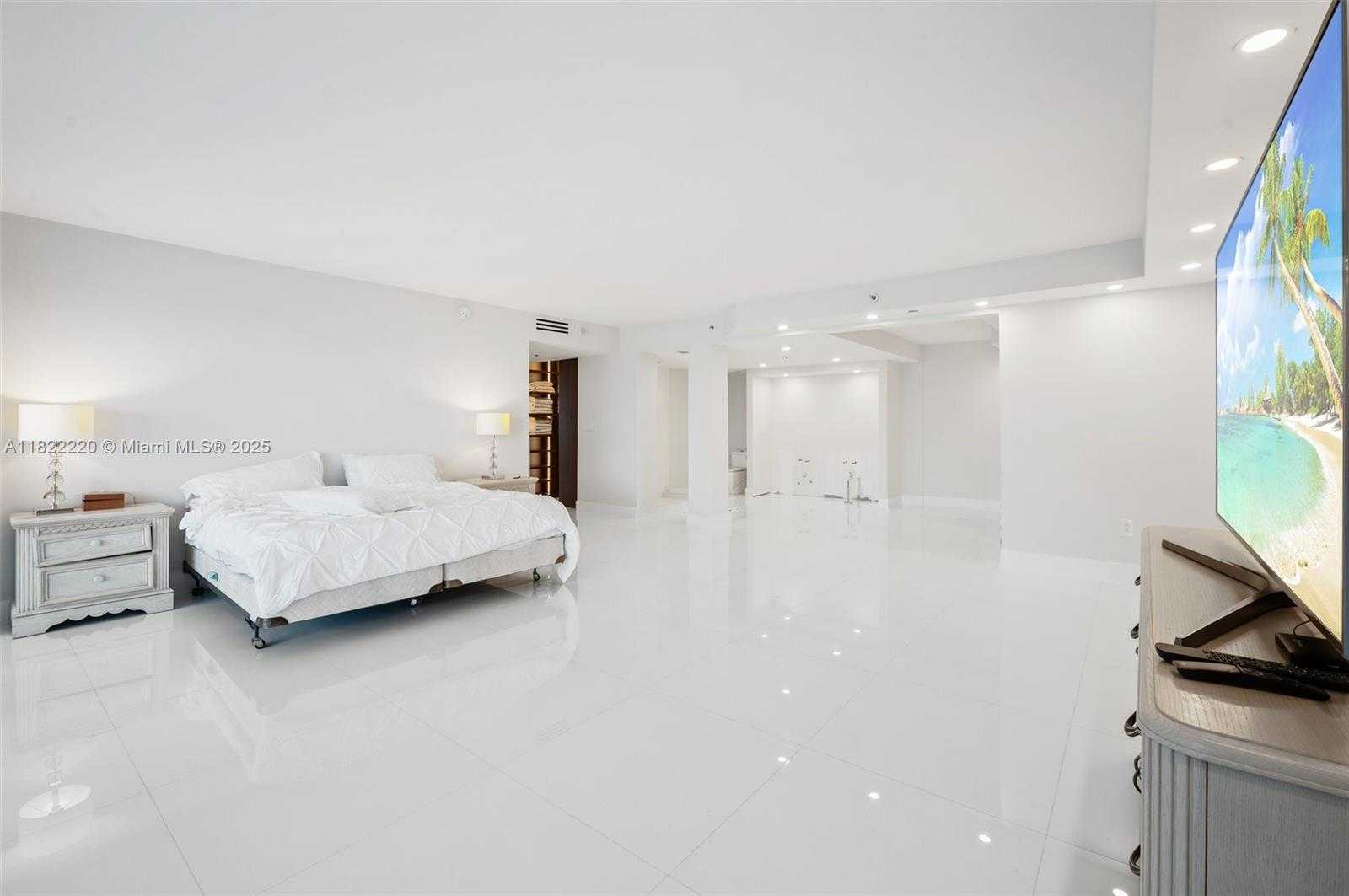 Small Image of 10205 COLLINS AVE #1504, Bal Harbour Number 24