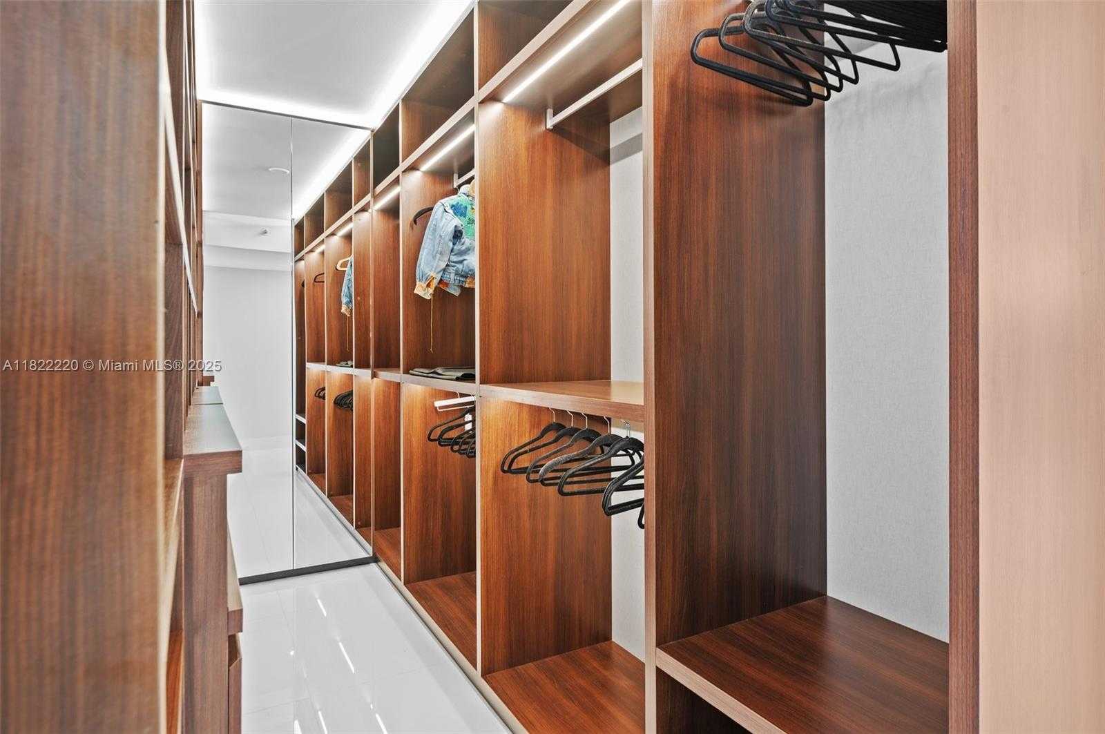 Small Image of 10205 COLLINS AVE #1504, Bal Harbour Number 29