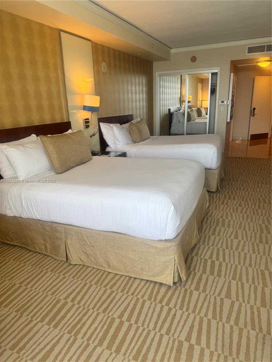 Small Image of 18001 COLLINS AVE #918, Sunny Isles Beach Number 4
