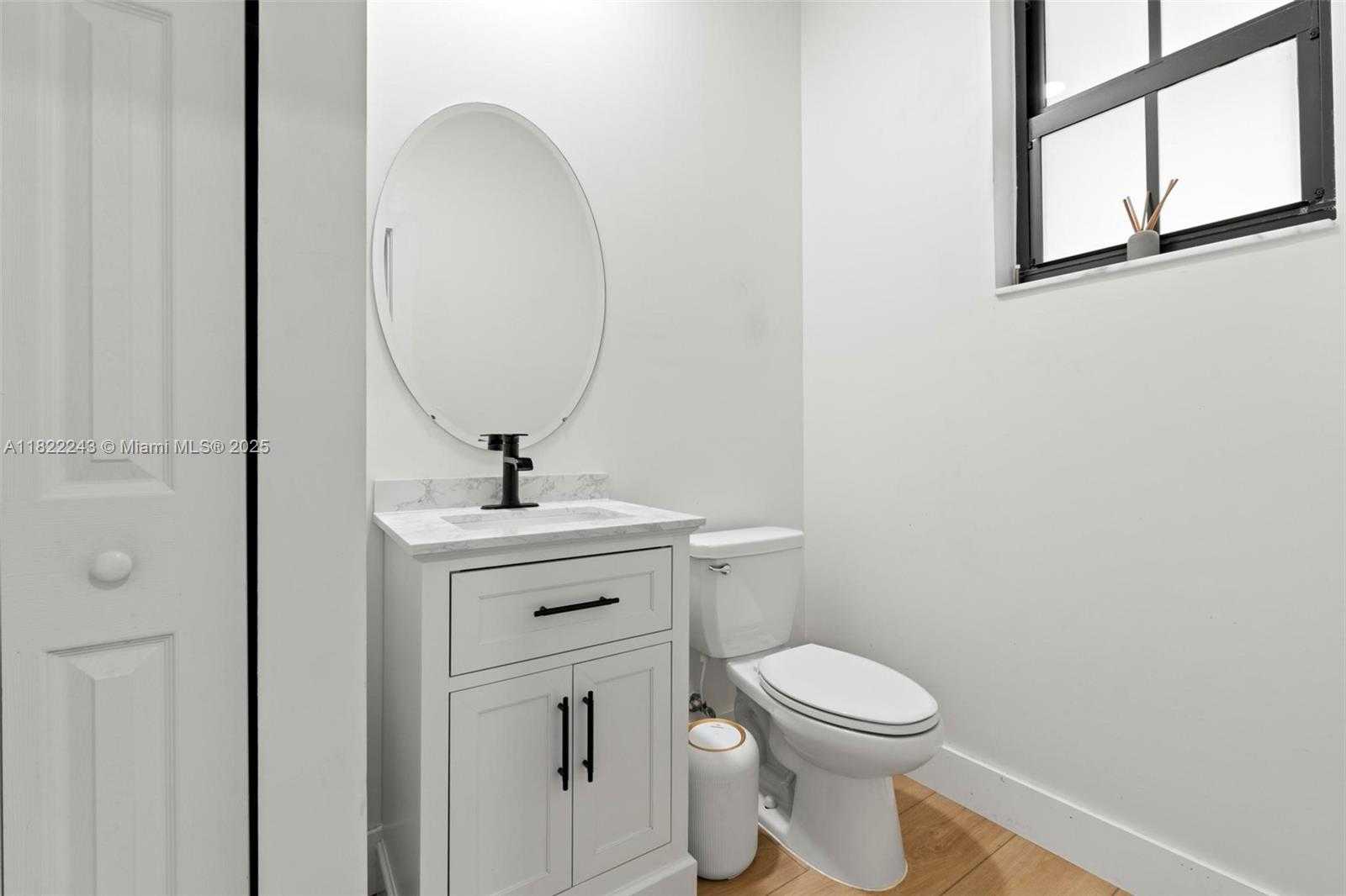 Small Image of 10129 W 32nd Ln, Hialeah, FL 33018, USA Number 4