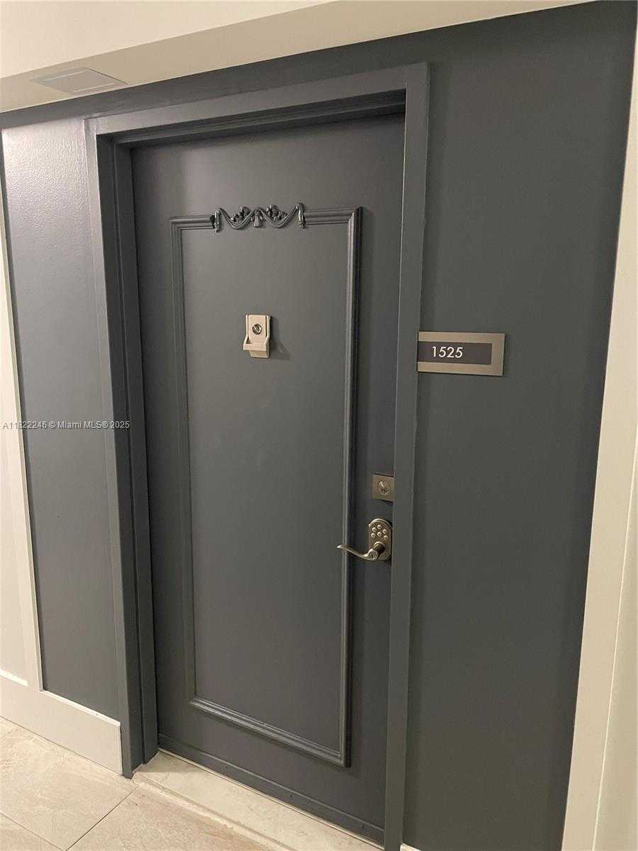 Small Image of 6039 COLLINS AVE #1525, Miami Beach Number 23