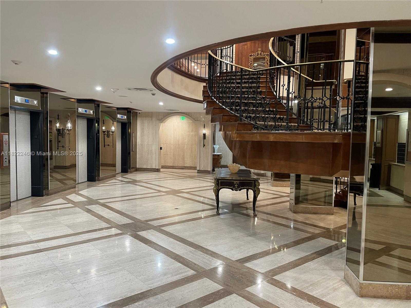 Small Image of 6039 COLLINS AVE #1525, Miami Beach Number 26