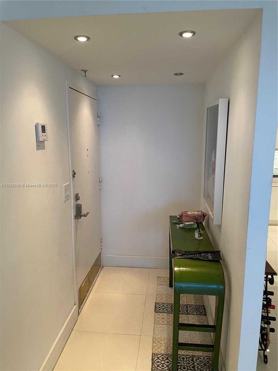 Small Image of 6039 COLLINS AVE #1525, Miami Beach Number 28