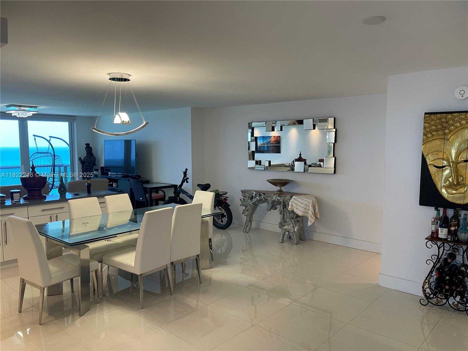 Small Image of 6039 COLLINS AVE #1525, Miami Beach Number 30