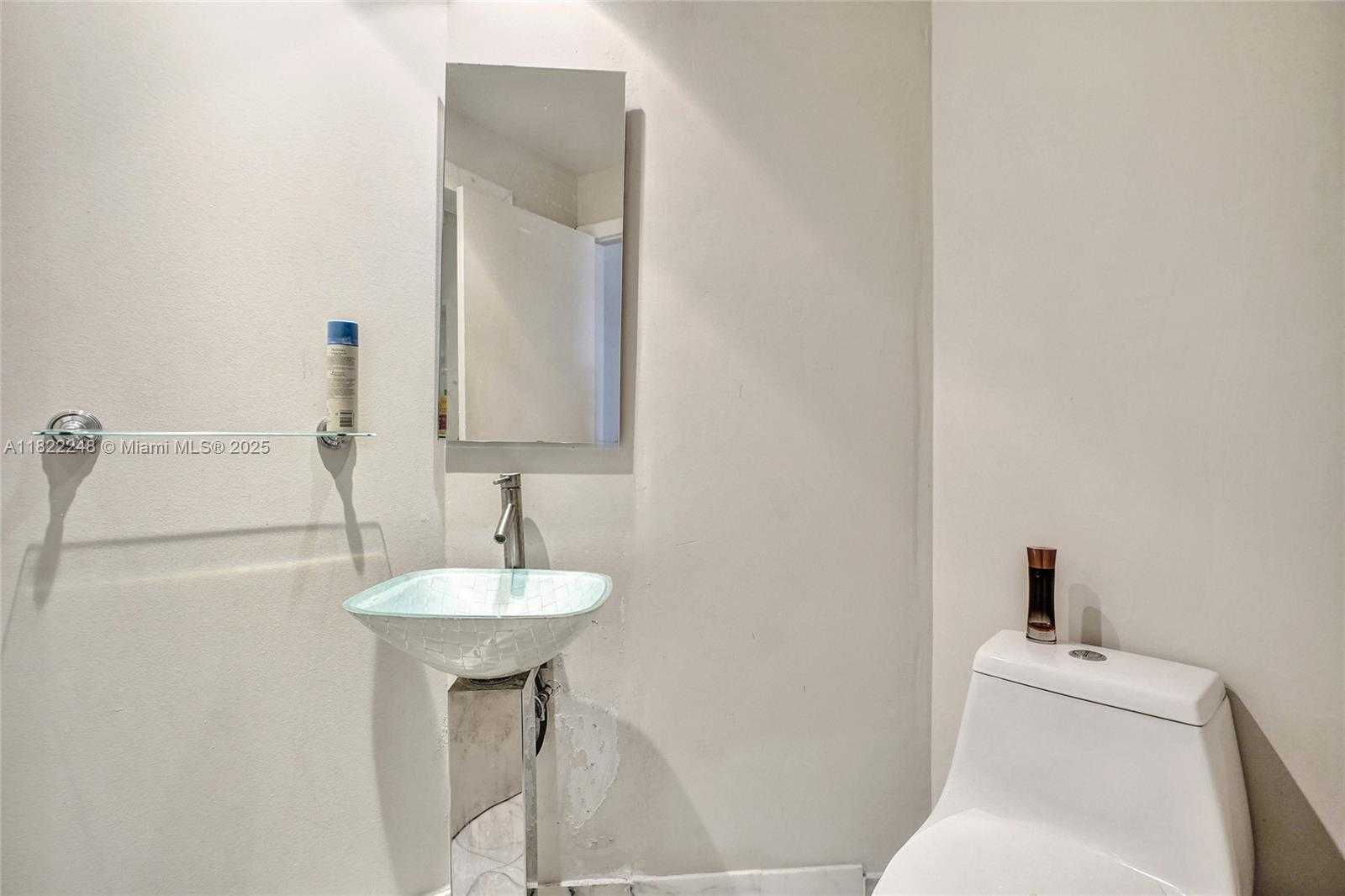Small Image of 780 NORTH EAST 69TH ST #T-1A, Miami Number 27