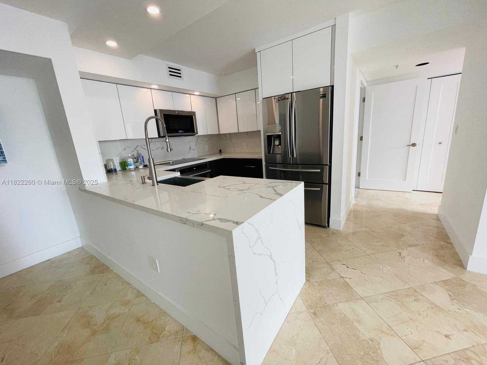 Small Image of 1155 BRICKELL BAY DR #1703, Miami Number 3