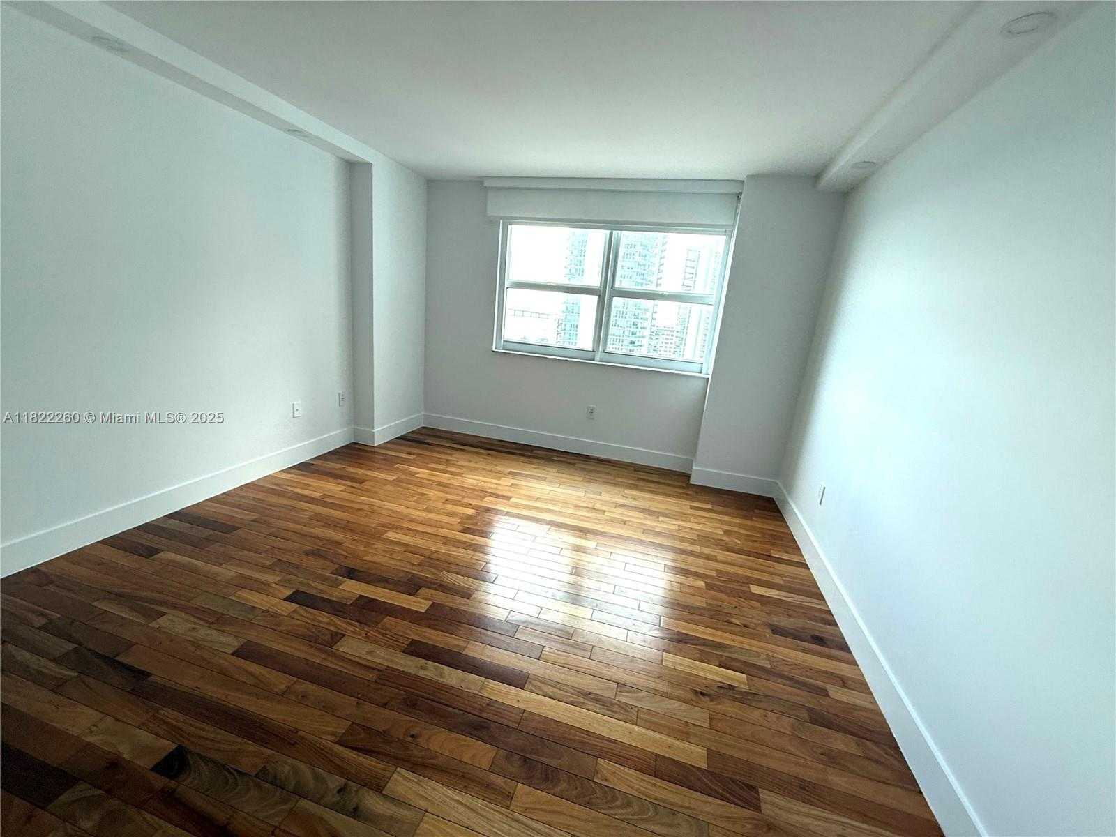 Small Image of 1155 BRICKELL BAY DR #1703, Miami Number 45