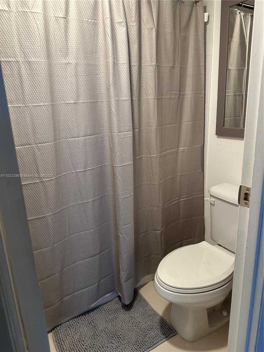 Small Image of 20335 E Country Club Dr, Aventura, FL 33180, USA Number 14