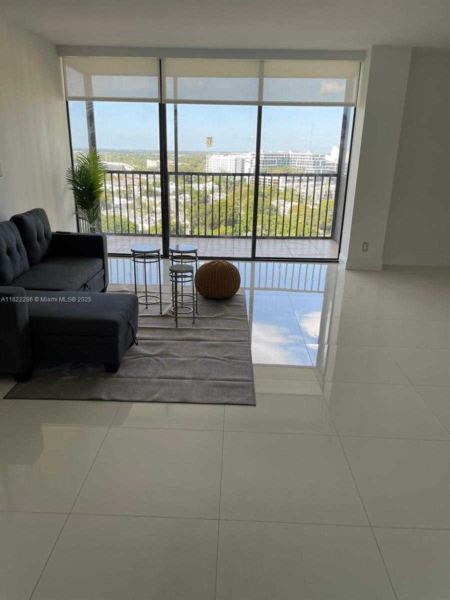 Small Image of 20335 E Country Club Dr, Aventura, FL 33180, USA Number 4