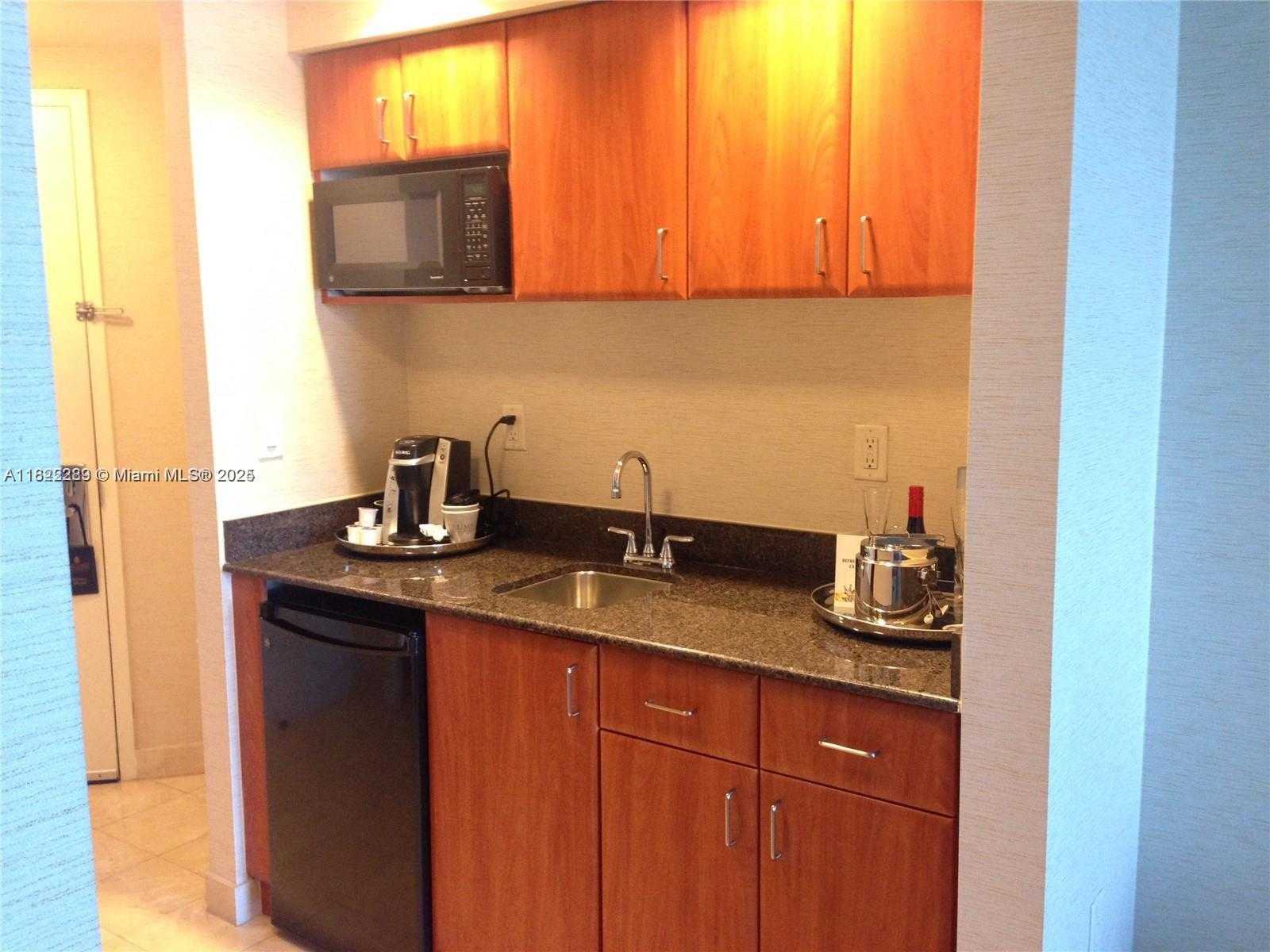 Small Image of 18001 COLLINS AVE #612, Sunny Isles Beach Number 6