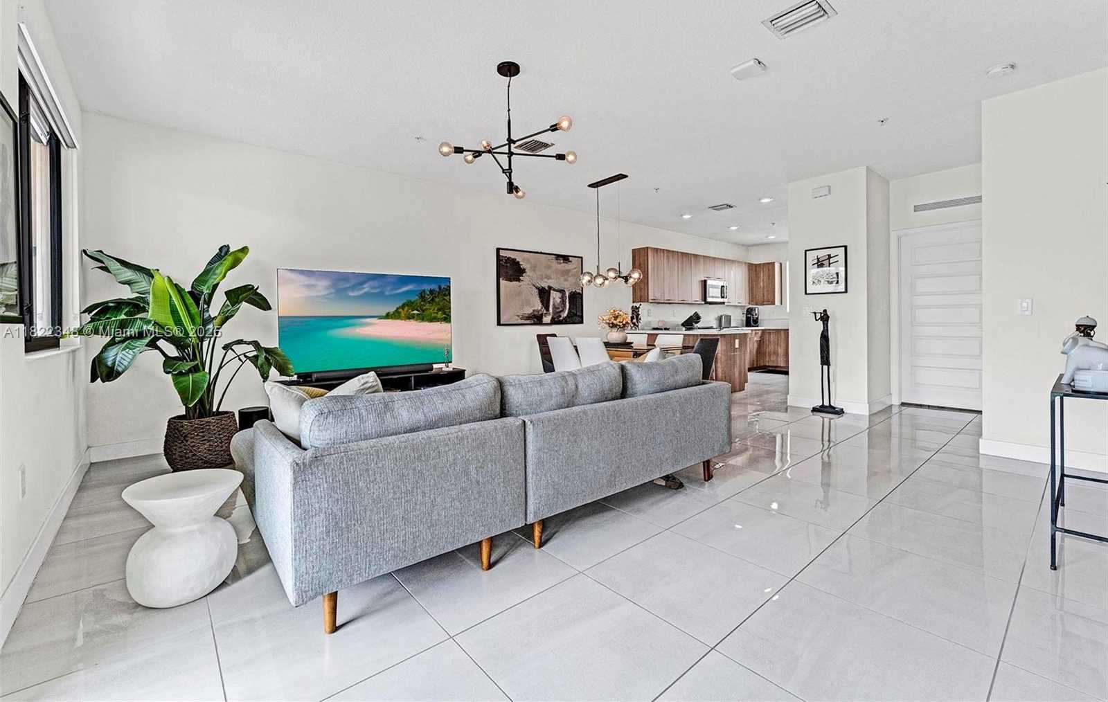 Small Image of 4690 NORTH WEST 84TH AVE, Doral Number 12