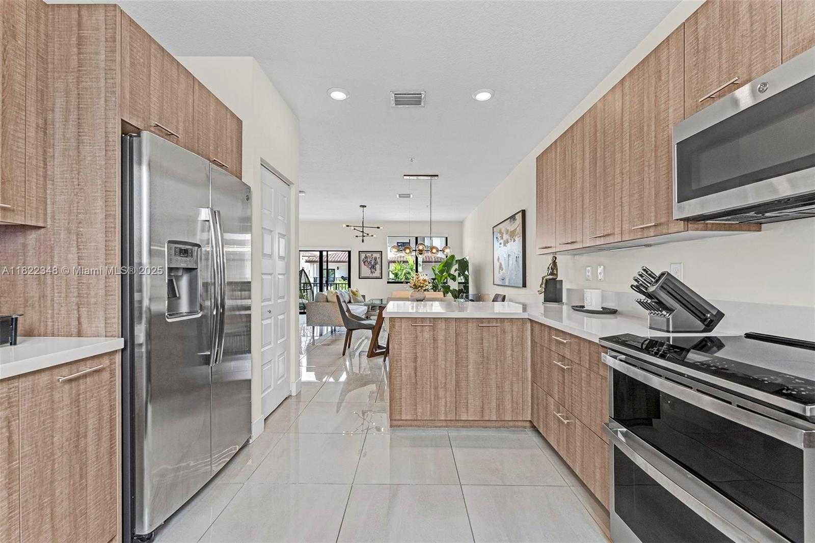 Small Image of 4690 NORTH WEST 84TH AVE, Doral Number 14