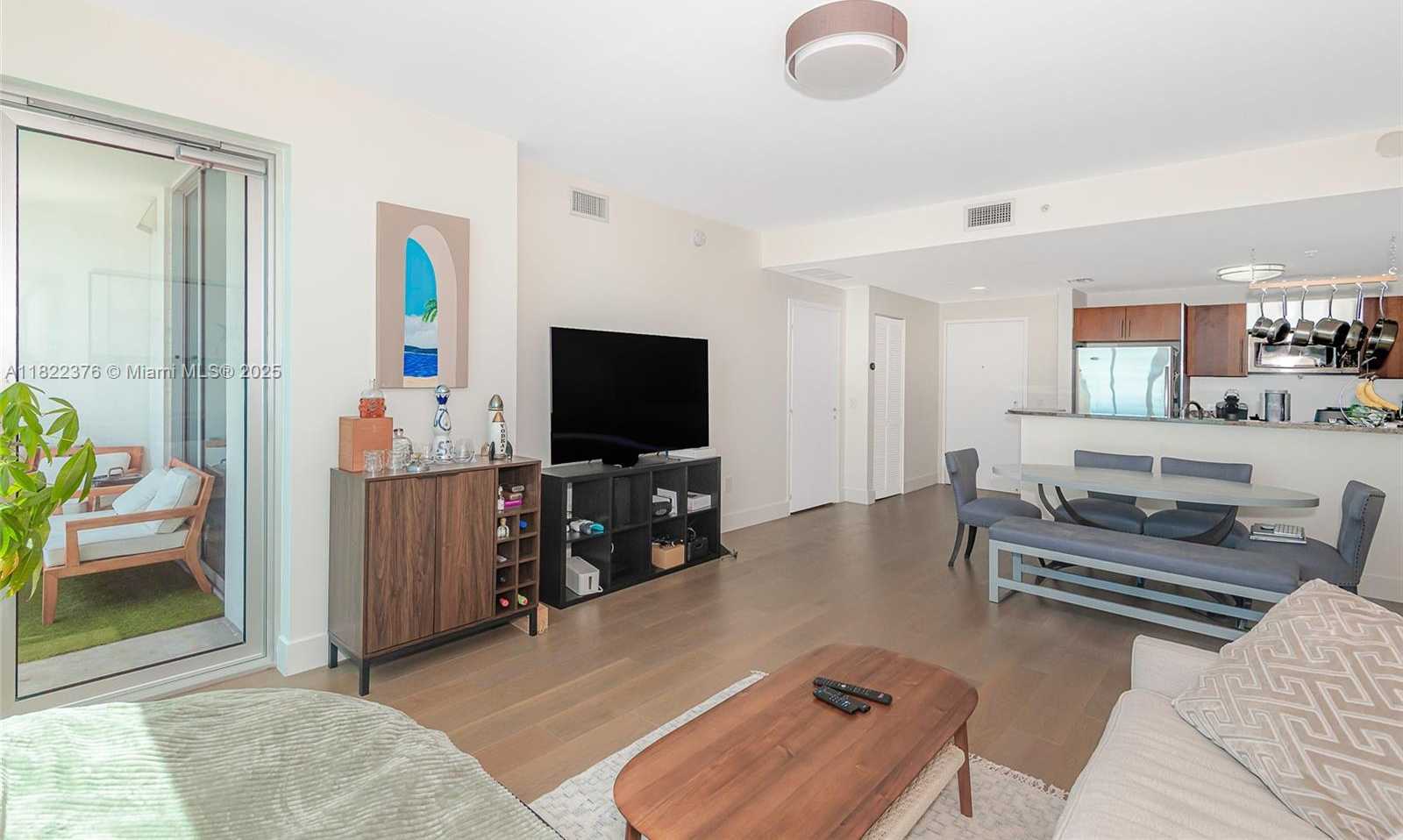 Small Image of 300 SOUTH BISCAYNE BLVD #T-2612, Miami Number 10