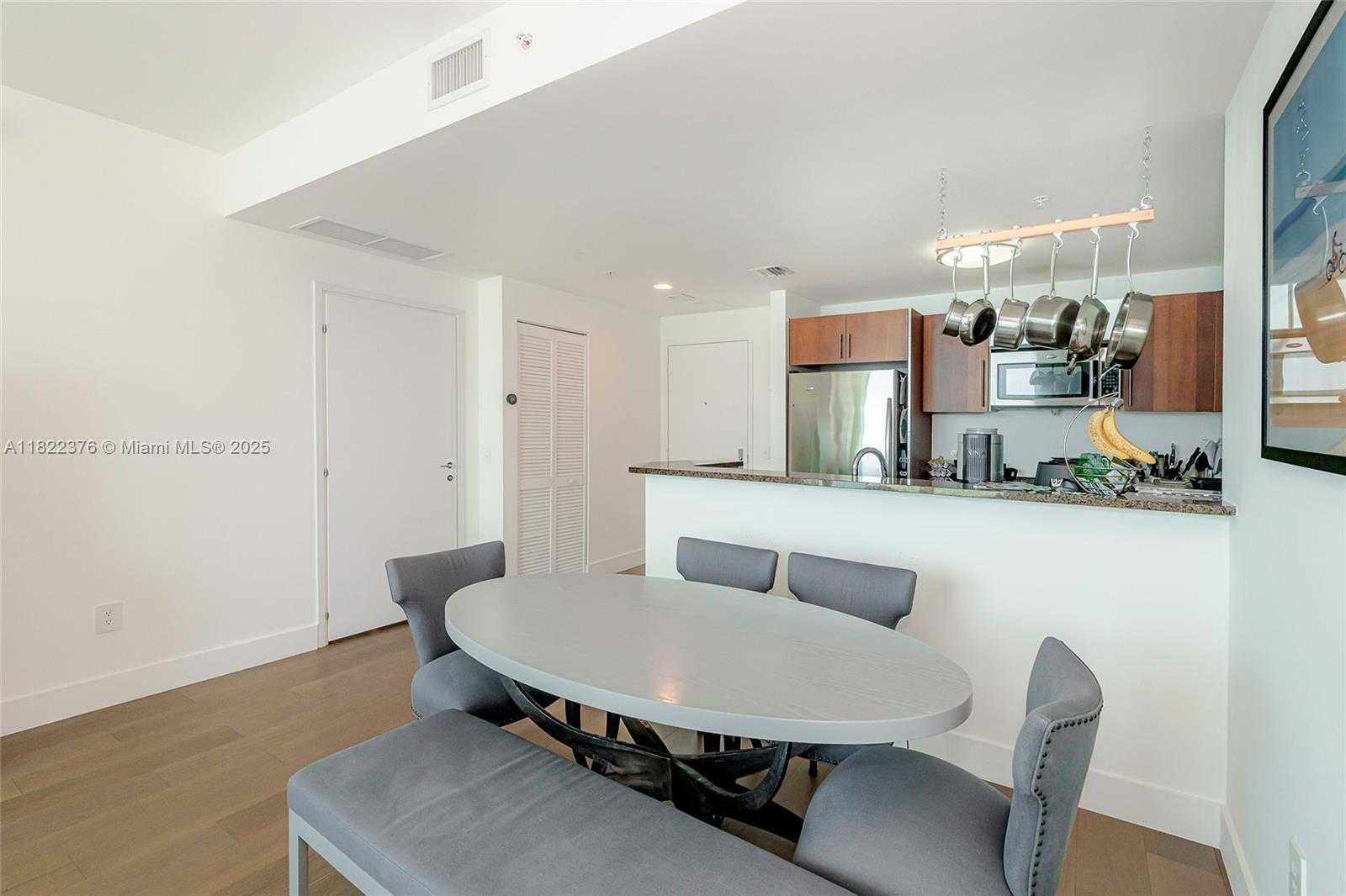 Small Image of 300 SOUTH BISCAYNE BLVD #T-2612, Miami Number 11