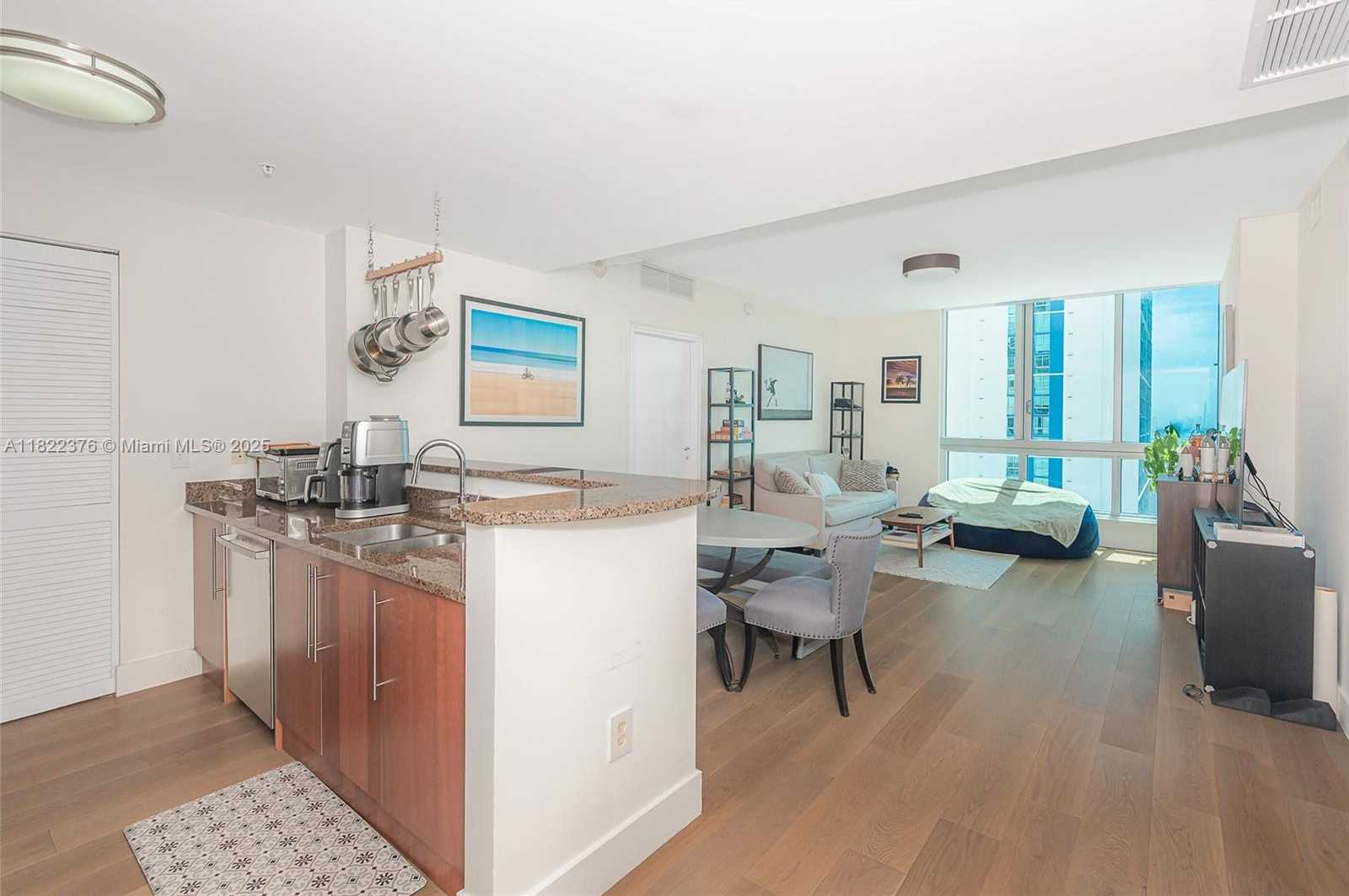Small Image of 300 SOUTH BISCAYNE BLVD #T-2612, Miami Number 14