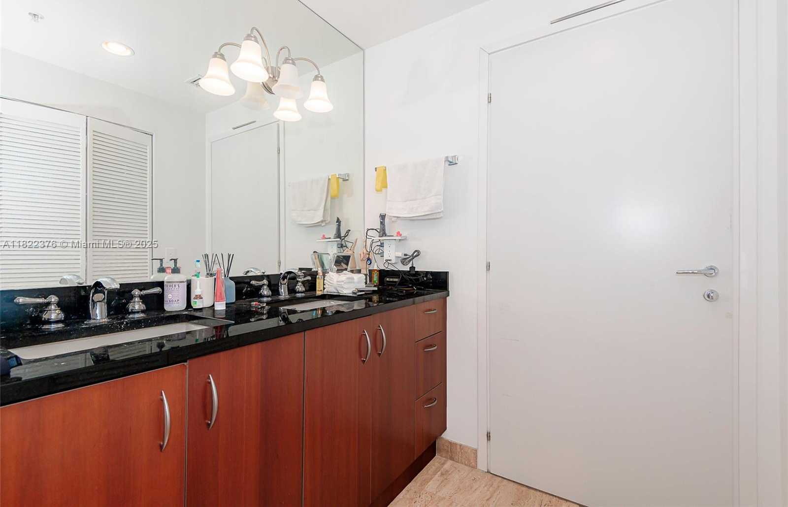 Small Image of 300 SOUTH BISCAYNE BLVD #T-2612, Miami Number 15
