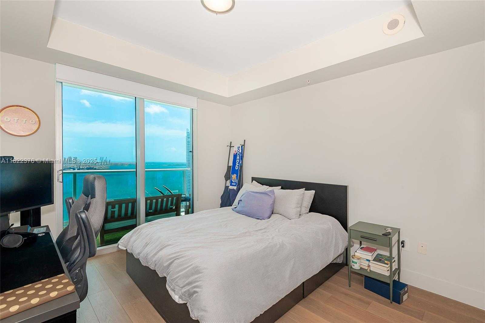 Small Image of 300 SOUTH BISCAYNE BLVD #T-2612, Miami Number 18