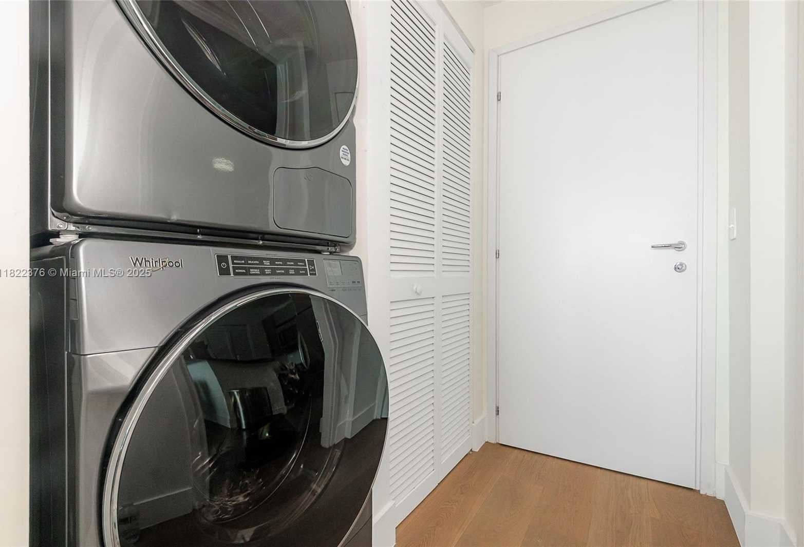 Small Image of 300 SOUTH BISCAYNE BLVD #T-2612, Miami Number 22