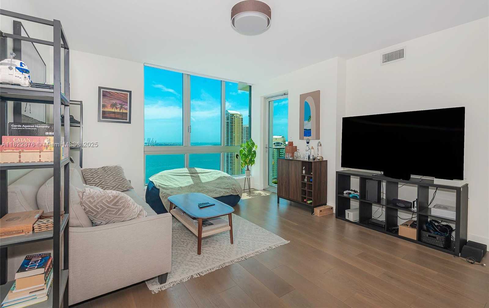 Small Image of 300 SOUTH BISCAYNE BLVD #T-2612, Miami Number 3
