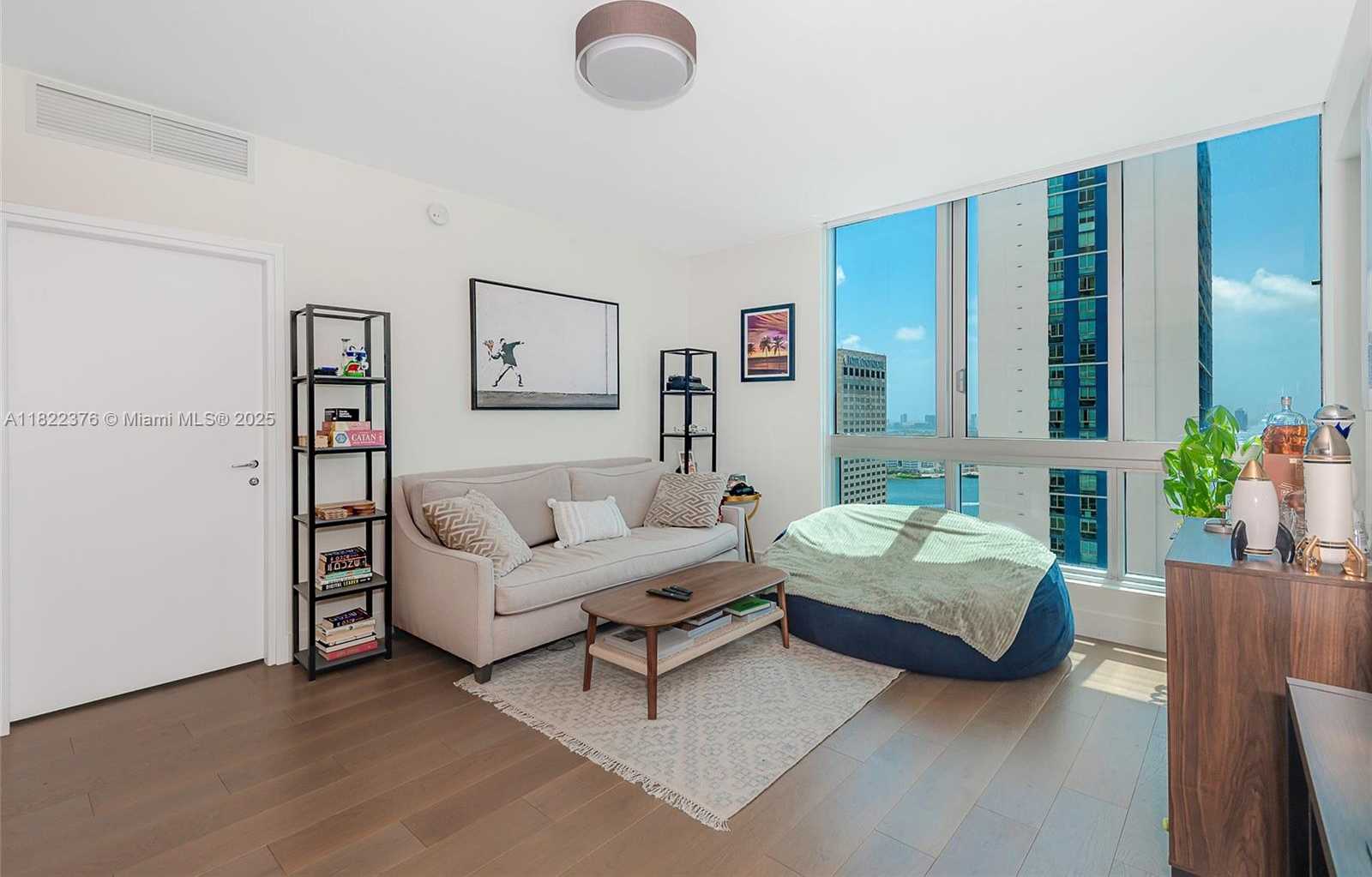 Small Image of 300 SOUTH BISCAYNE BLVD #T-2612, Miami Number 5