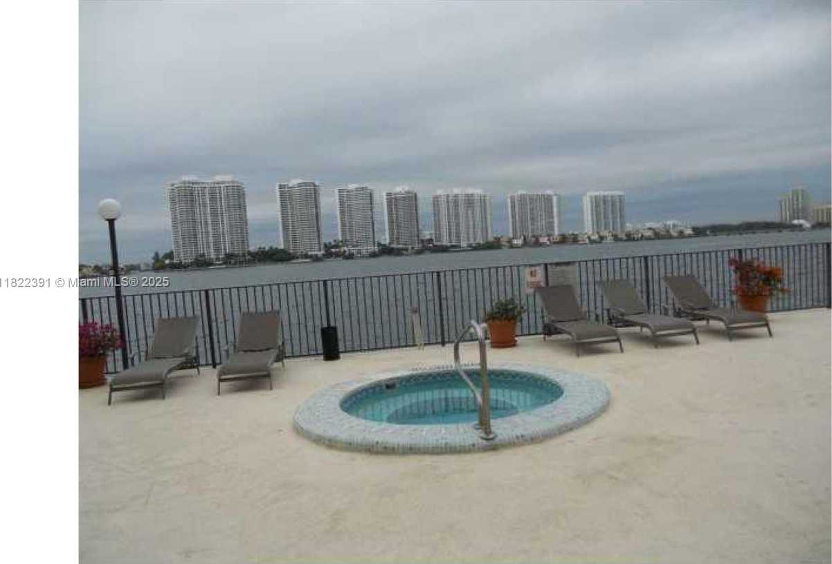 Small Image of 17600 NORTH BAY RD #N508, Sunny Isles Beach Number 3