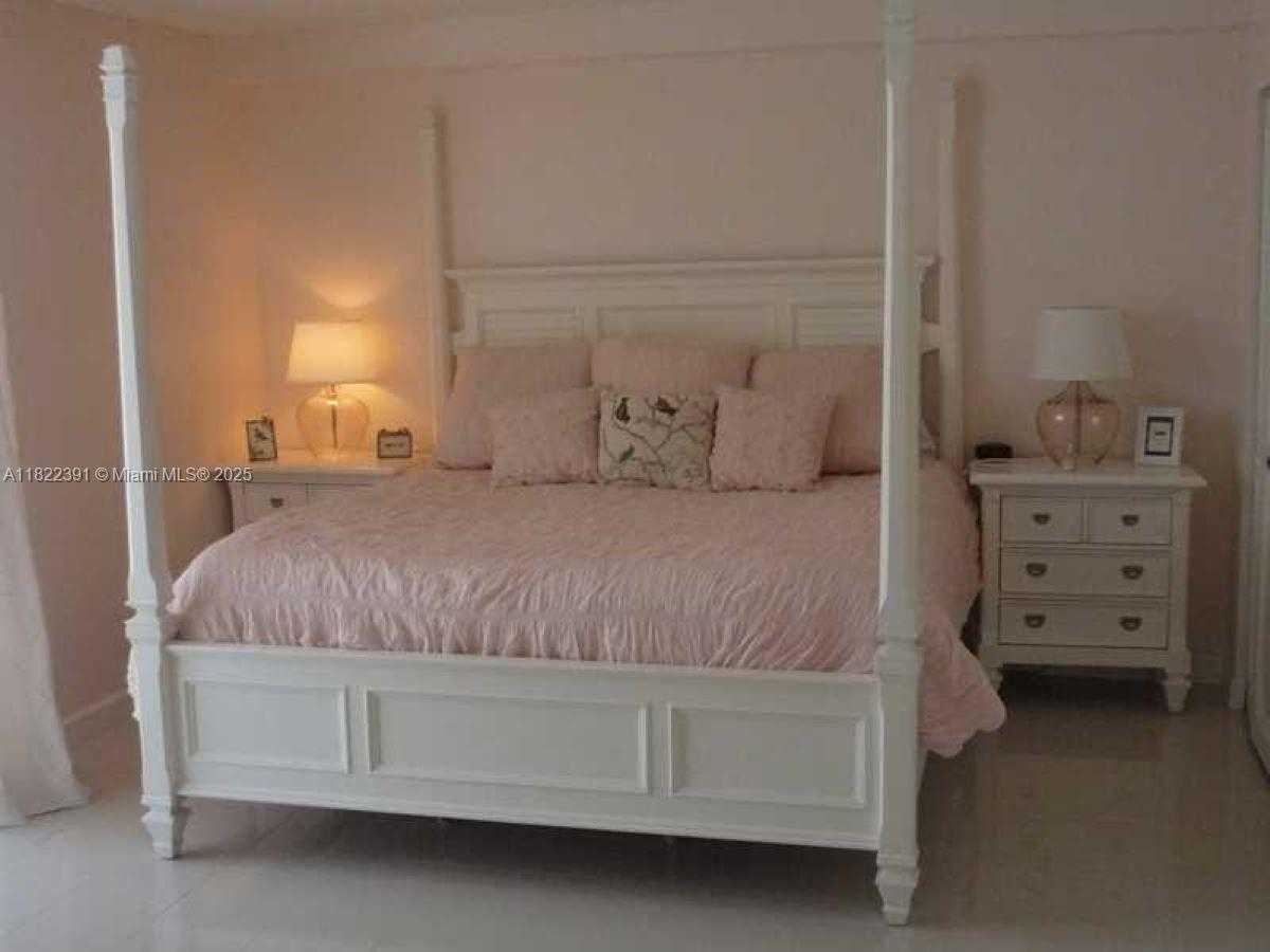 Small Image of 17600 NORTH BAY RD #N508, Sunny Isles Beach Number 8