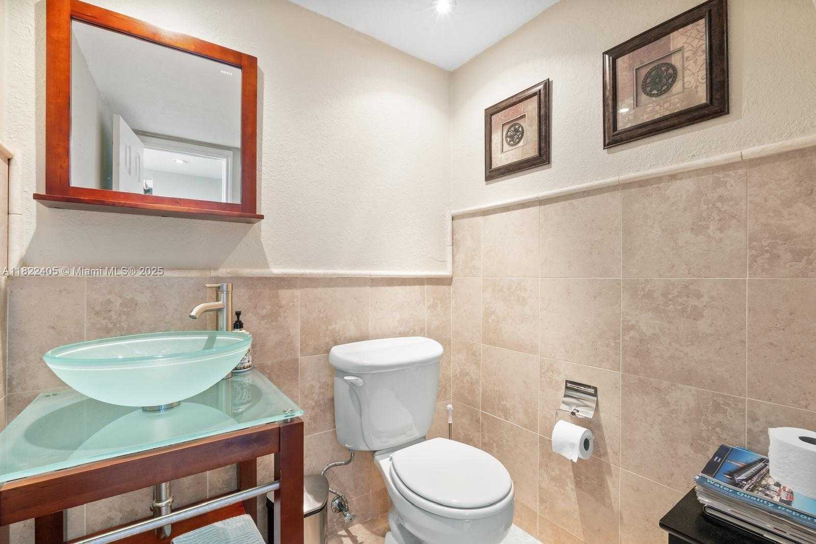 Small Image of 6900 BAY DR #6G, Miami Beach Number 15